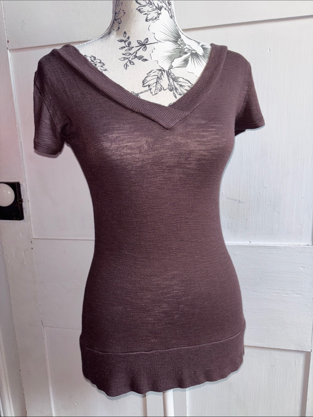 One Step Up Brown Short Sleeve V Neck Slim Knit Top
